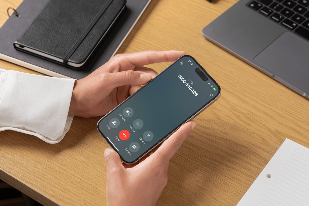 Gọi hotline MB để kiểm tra hạn mức thẻ tín dụng