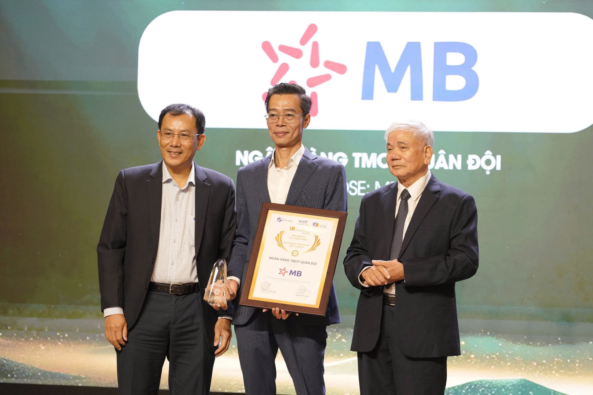 MB lần thứ tư được vinh danh tại IR Awards 2025